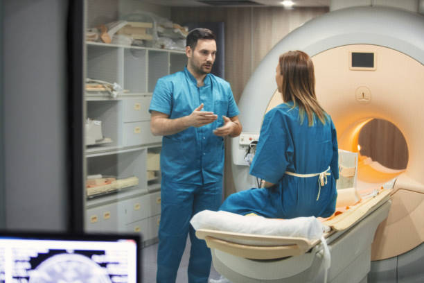 mri のスキャン手順。 - mri scanner mri scan patient doctor ストックフォトと画像