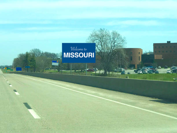 istock Welcome to Missouri Highway Sign 947032998