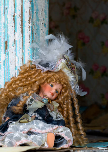 istock Doll In An Abandoned House 947041904