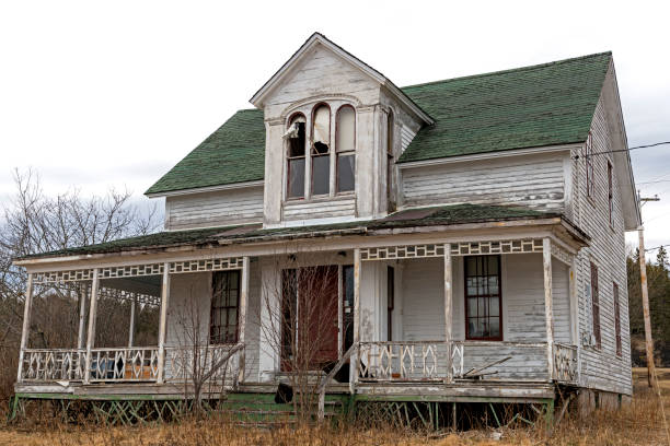 a l'abandon house - a labandon photos et images de collection