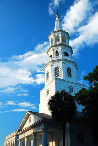 セント ・ マイケルズ教会、チャールストン、サウスカロライナ - day vertical palmetto south carolina ストックフォトと画像