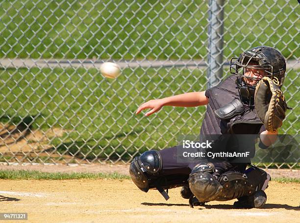Catcher - Fotografie stock e altre immagini di Baseball - Baseball, Catcher, Palla da baseball