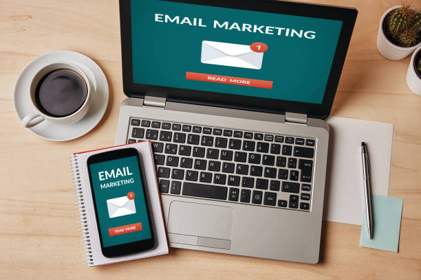 istock Email marketing concept on laptop and smartphone screen 947152794