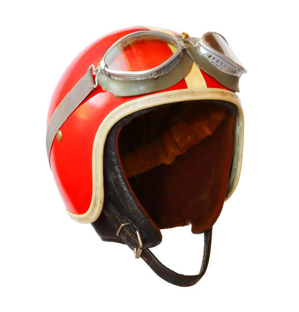 白い背景にゴ��ーグルとレトロなヘルメット。スポーツ アクセサリーの保護。 - helmet motorcycle motorized sport crash helmet ストックフォトと画像