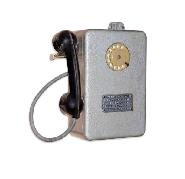 旧ソ連のロータリー ダイヤルの古い公衆電話 - coin operated pay phone telephone communication ストックフォトと画像