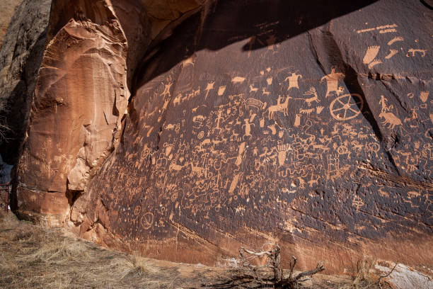 istock Newspaper Rock State Historic Monument 947234102