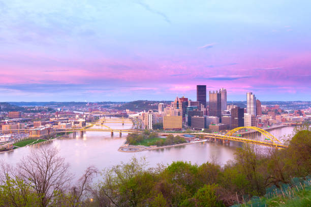 istock Panoramic view of Pittsburgh and the 3 rivers 947289840