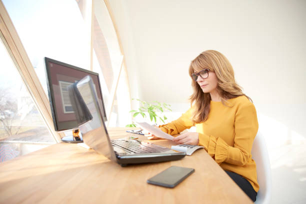 istock Businesswoman working from home 947335632