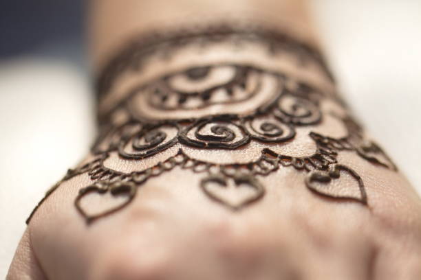 istock drawing of a mehendi on the hand 947348984