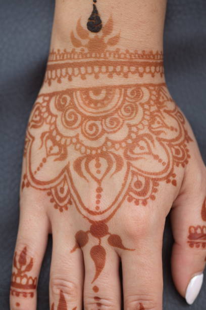 istock drawing of a mehendi on the hand 947349738