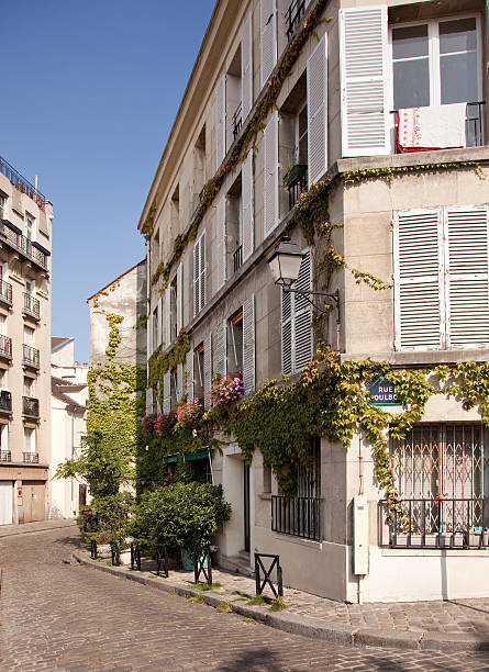 istock Old cobbled street in Montmartre, Paris 94735024