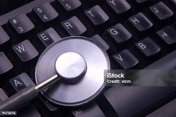 Computador Checkup - Fotografias de stock e mais imagens de Ciência - Ciência, Computador, Computador Pessoal