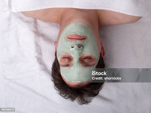 Photo libre de droit de Hommes Spa Trop banque d'images et plus d'images libres de droit de Masque de beauté - Masque de beauté, Douceur, A l'envers