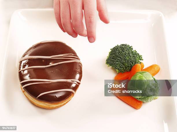 Merenda Escolar - Fotografias de stock e mais imagens de Alcançar - Alcançar, Alimentação Não-saudável, Almoço