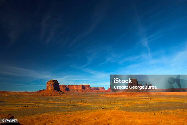 Photo libre de droit de Red Desert banque d'images et plus d'images libres de droit de Bleu - Bleu, Ciel, Lumière du soleil