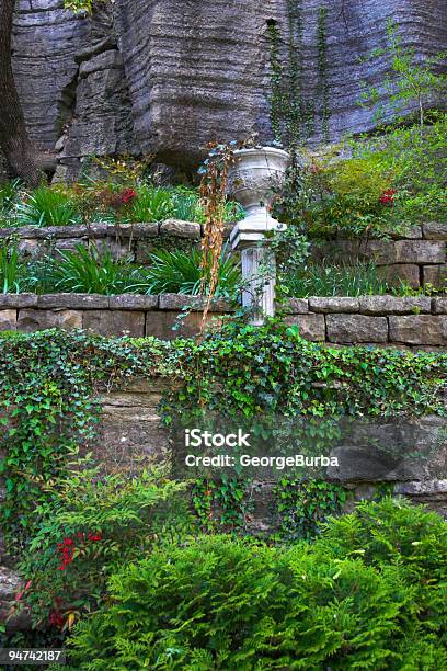 Foto de Fragmentos De Old Jardim e mais fotos de stock de Horta - Horta, Antigo, Antiguidade