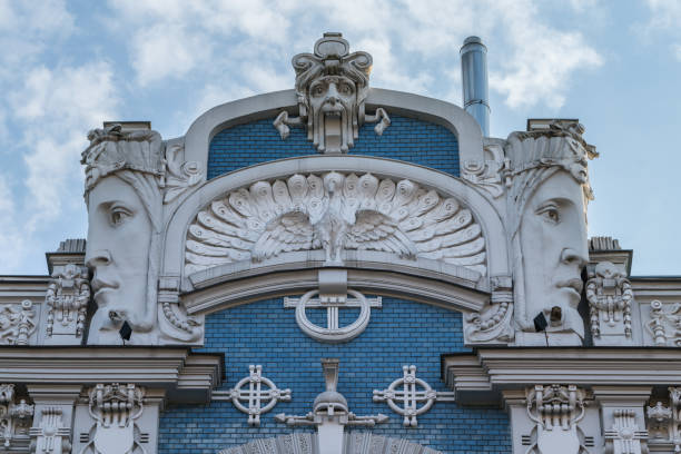 istock Art Nouveau style facade sculptures 947435286