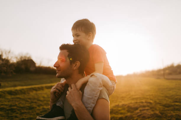 istock Piggyback ride in nature 947601266