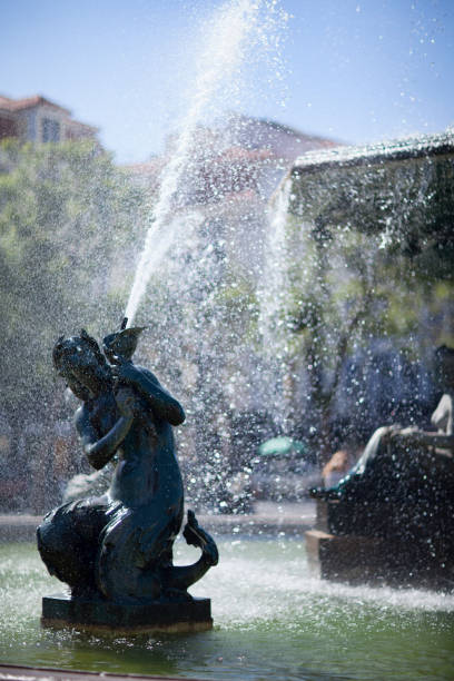 istock Fountain on Praca De Dom Pedro IV 947651650