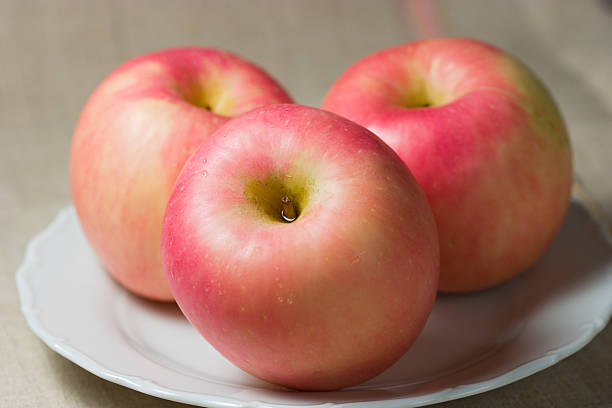 tre mele#3 - jonathan apple foto e immagini stock