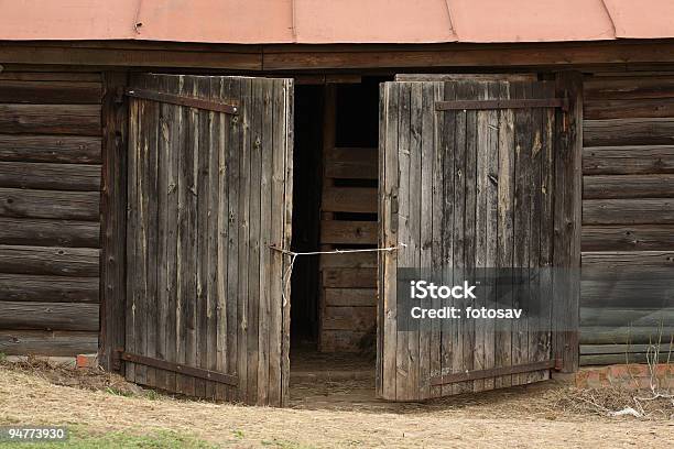 Idade Antiga Gates - Fotografias de stock e mais imagens de Aberto - Aberto, Abrigo de Jardim, Abstrato