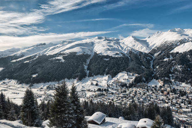 davos im winter - tourism panoramas winter travel locations stock-fotos und bilder