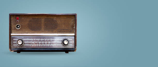 istock Vintage radio on color background 947848054