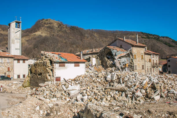 pretare, 마르케, 지진에 의해 파괴 - bombing city earthquake disaster 뉴스 사진 이미지