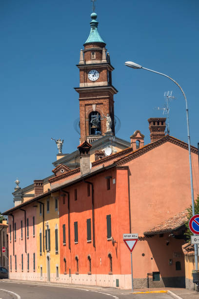 Livraga, rural village in Lombardy (Italy) Livraga (Lodi, Lombardy, Italy), rural village: colorful houses and belfry lodi italy stock pictures, royalty-free photos & images