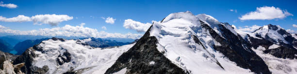 панорамный вид на валь-пошиаво и писа-палу в горах бернина, как видно с вершины piz cambrena - engadine switzerland palu piz �стоковые фото и изображения