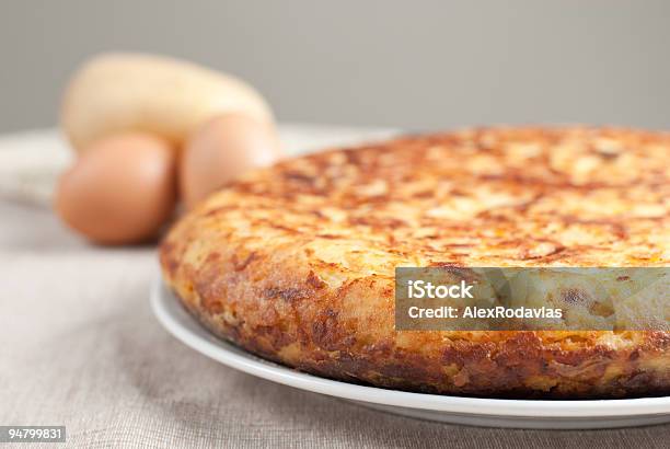 Испанский Potatoe Omelete Крупный План — стоковые фотографии и другие картинки Без людей - Без людей, В помещении, Горизонтальный