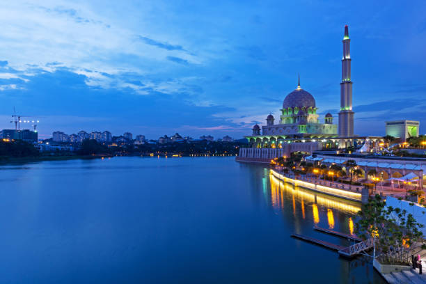 istock Night view of Putrajaya Mosque 948032846