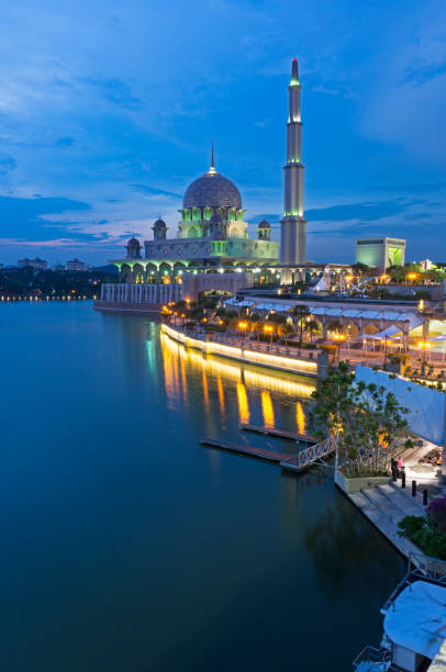 Night view of Putrajaya Mosque