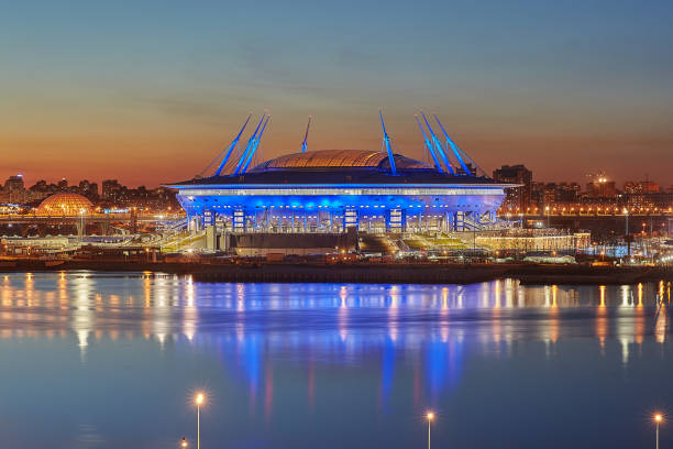 nuevo estadio de fútbol en la isla krestovsky en san petersburgo, rusia. - fifa world cup fotografías e imágenes de stock