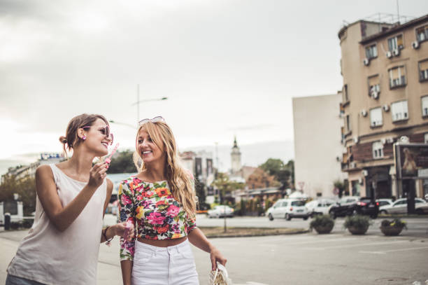 istock Girls just wanna have fun 948209668
