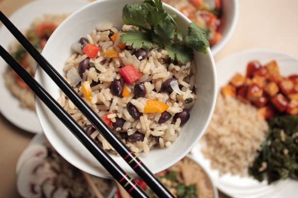 costa rican arroz y frijoles - brown rice cooked rice steamed fotografías e imágenes de stock