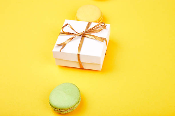 istock Sweet Dessert macaroon, gifts 948475942