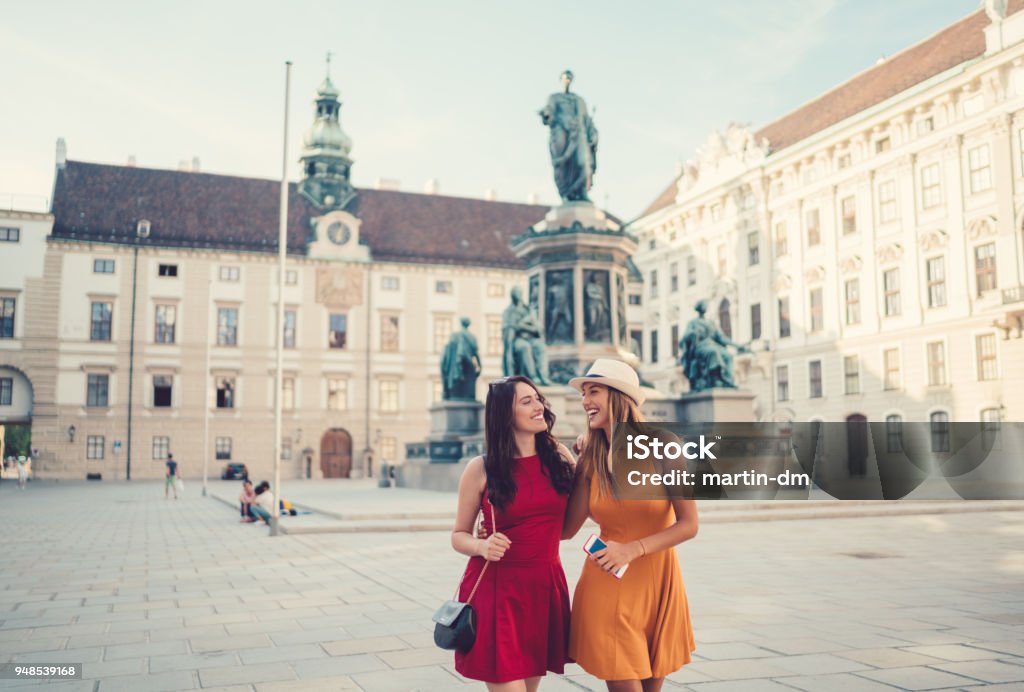 Schöne Frauen, Vienna im Sommer zu erkunden - Lizenzfrei Europa - Kontinent Stock-Foto