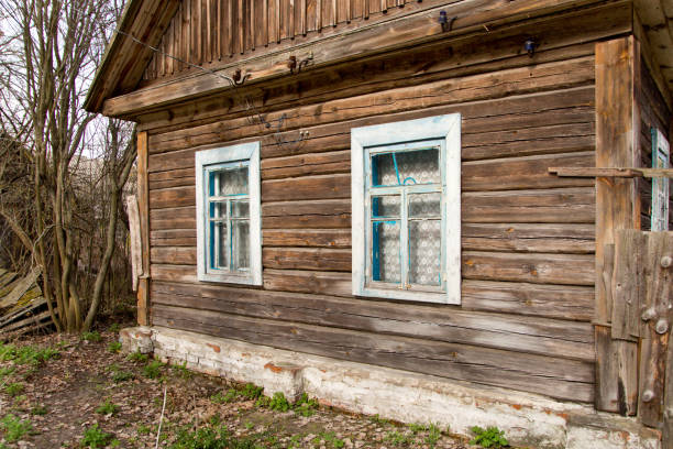 istock Old abandoned house in the village. 948552418
