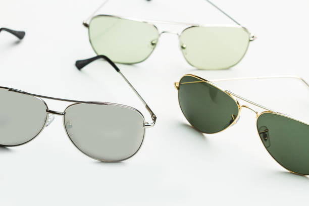 istock Fashion pilot sunglasses 948614392