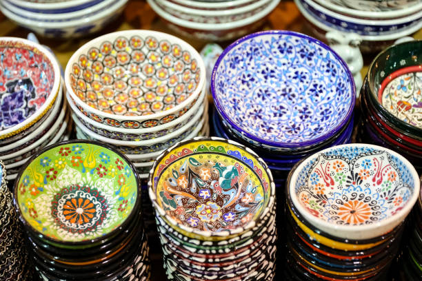 istock Turkish Ceramics in Grand Bazaar, Istanbul, Turkey 948631604