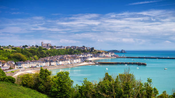 Panoramic view of Cancale, located on the coast of the Atlantic Ocean on the Baie du Mont Saint Michel, in the Brittany region of Western France Panoramic view of Cancale, located on the coast of the Atlantic Ocean on the Baie du Mont Saint Michel, in the Brittany region of Western France cancale photos stock pictures, royalty-free photos & images