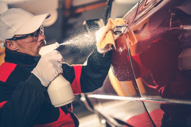 istock Cleaning American Classic Car 948646772