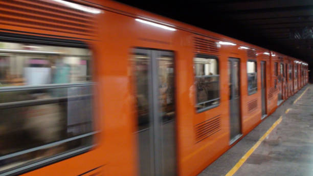 Metro Cdmx - Banco de fotos e imágenes de stock - iStock Metro Cdmx - Banco de fotos e imágenes de stock - iStock