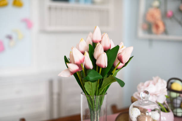 istock Kitchen interior with a vase of tulips 948712514