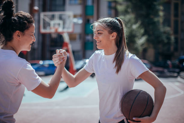 istock Basketball players greeting 948733766