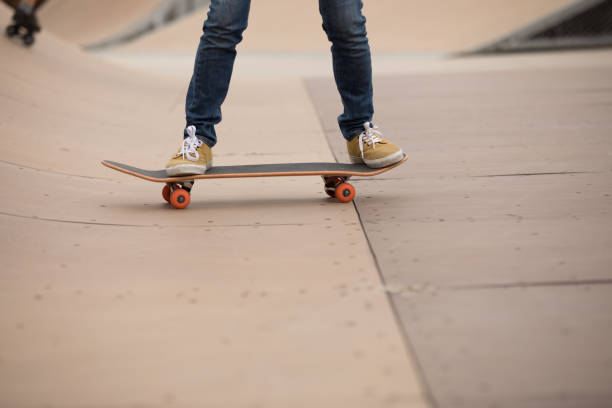 istock Skateboarder sakteboarding on skatepark 948829794