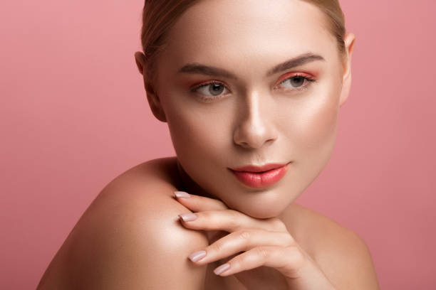 istock Beautiful woman with naked shoulders 948906624