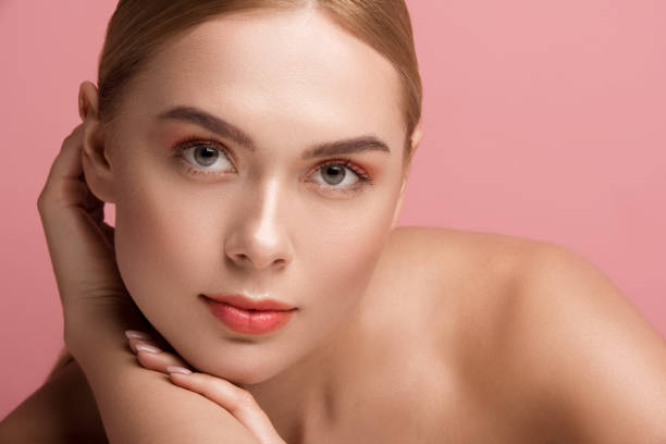 istock Naked lady with pure derma 948906978