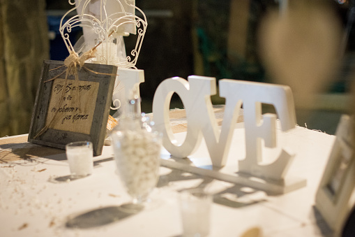 Memorable signs for an unforgettable wedding